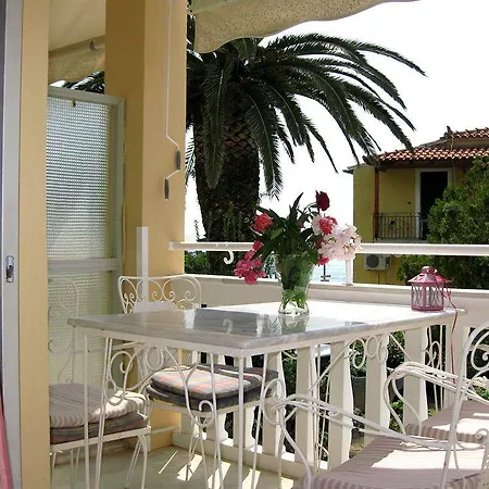 Danae Apartament *